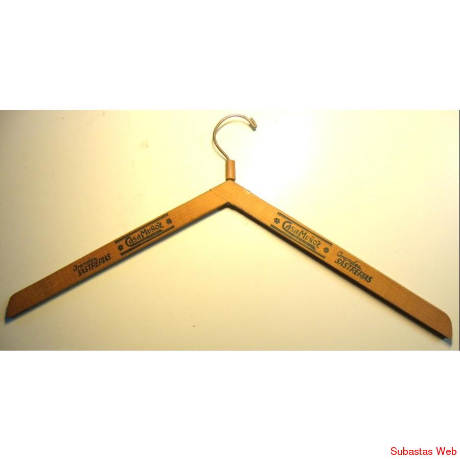 Lote 3 Perchas Antiguas Con Logos De Sastrerias De Madera